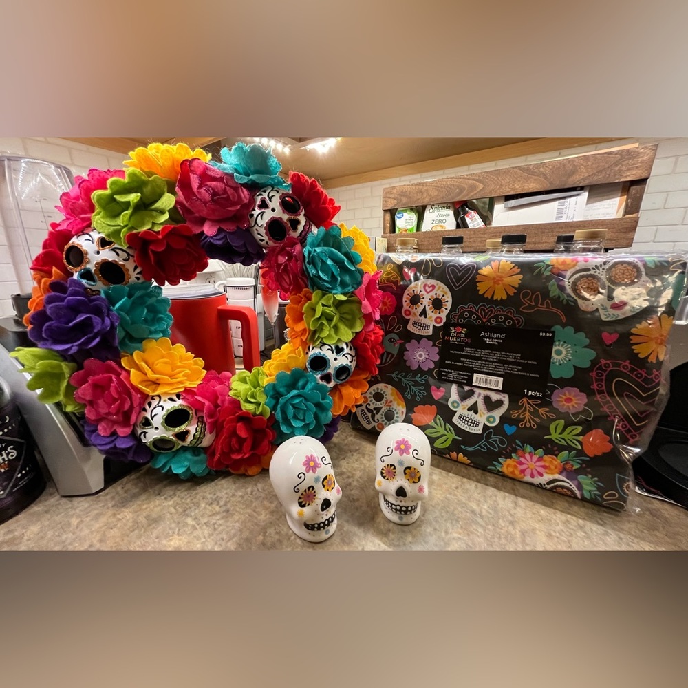 Dia de los muertos Day of the Dead sugar skulls party set